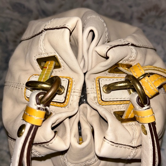 Coach 14501 Peyton Cream Soft Leather Drawstring bag - Picture 5 of 6